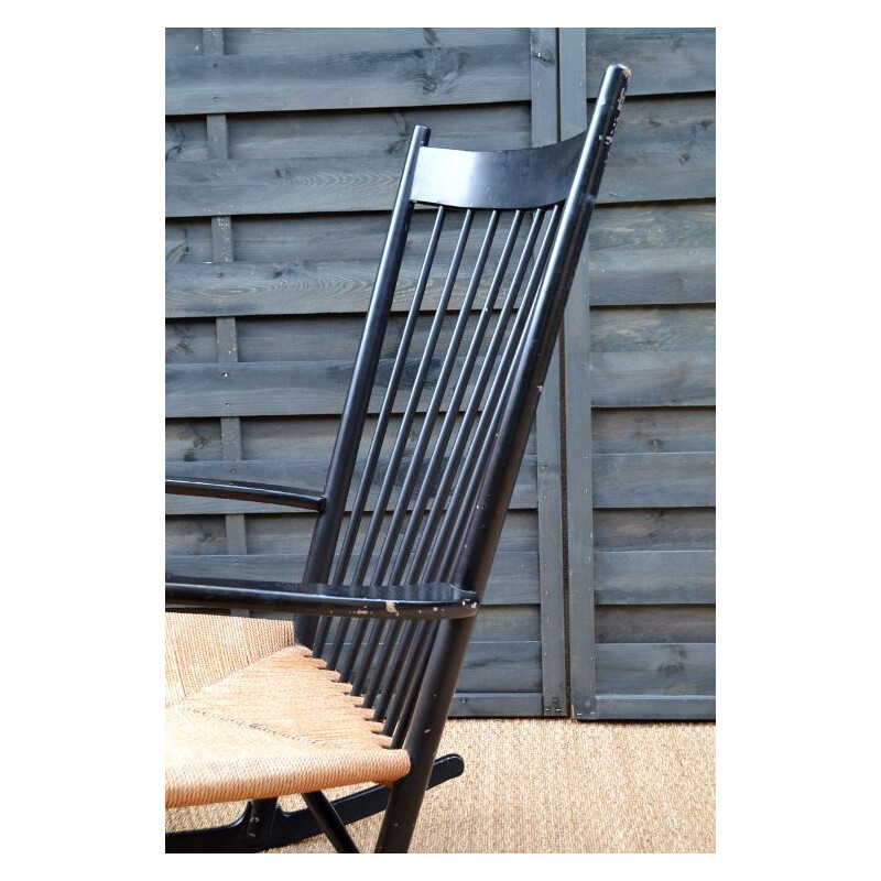 Vintage black J16 rocking chair by Hans Wegner en beechwood and rope