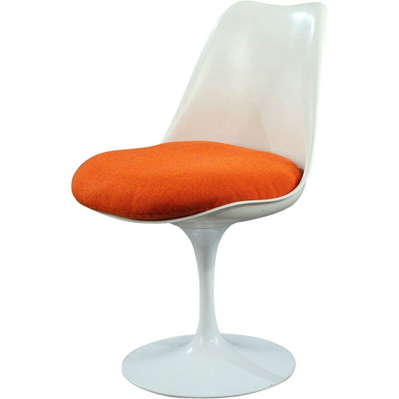 Vintage Tulipe chair by Saarinen fo Knoll in orange fabric and white metal