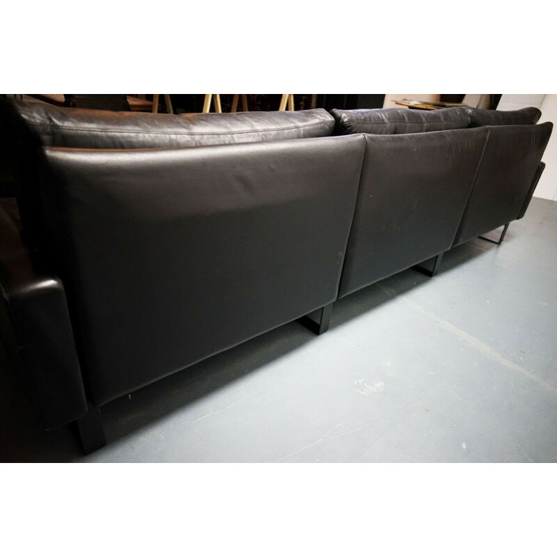 Conseta sofa in black leather