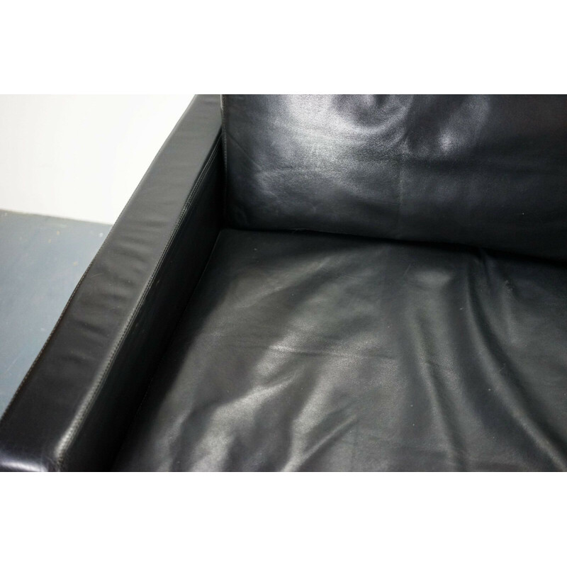 Conseta sofa in black leather