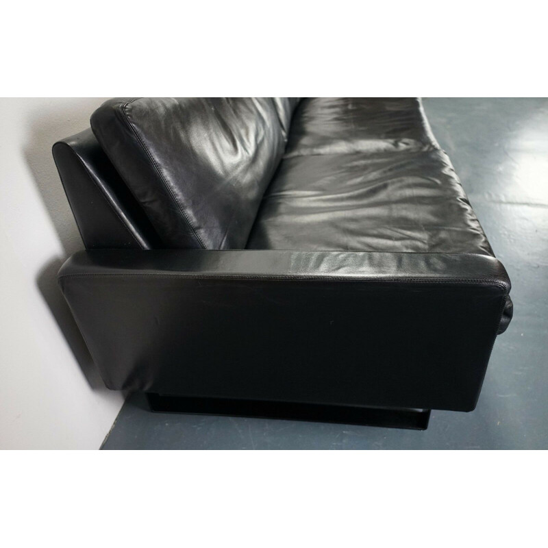 Conseta sofa in black leather