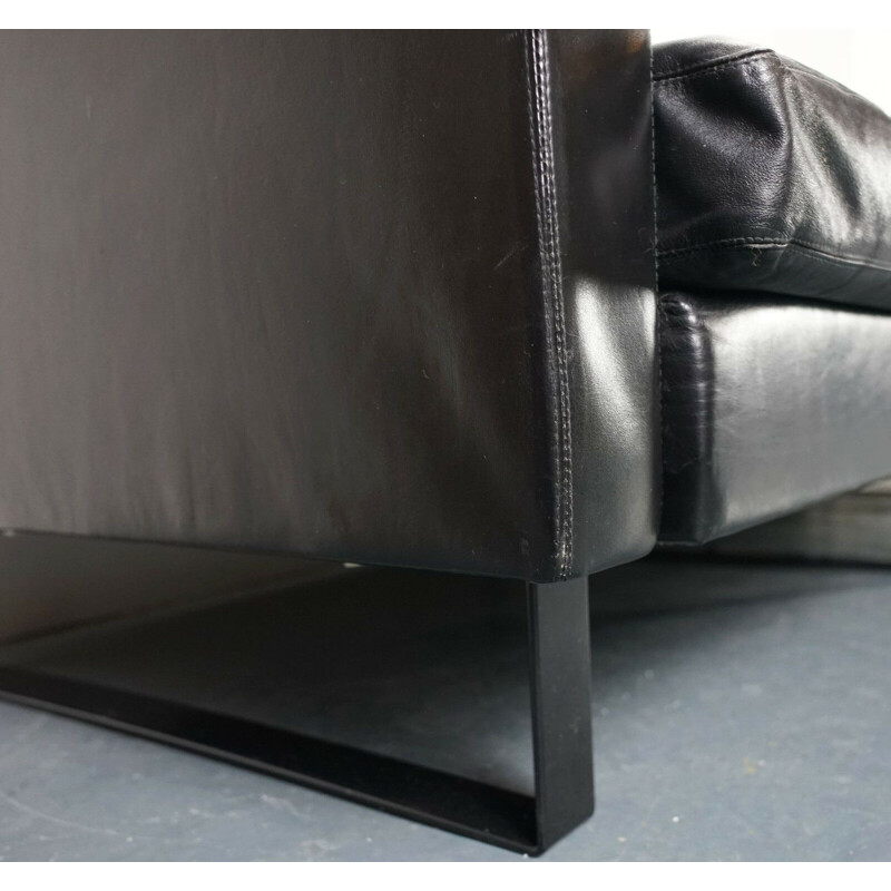 Conseta sofa in black leather