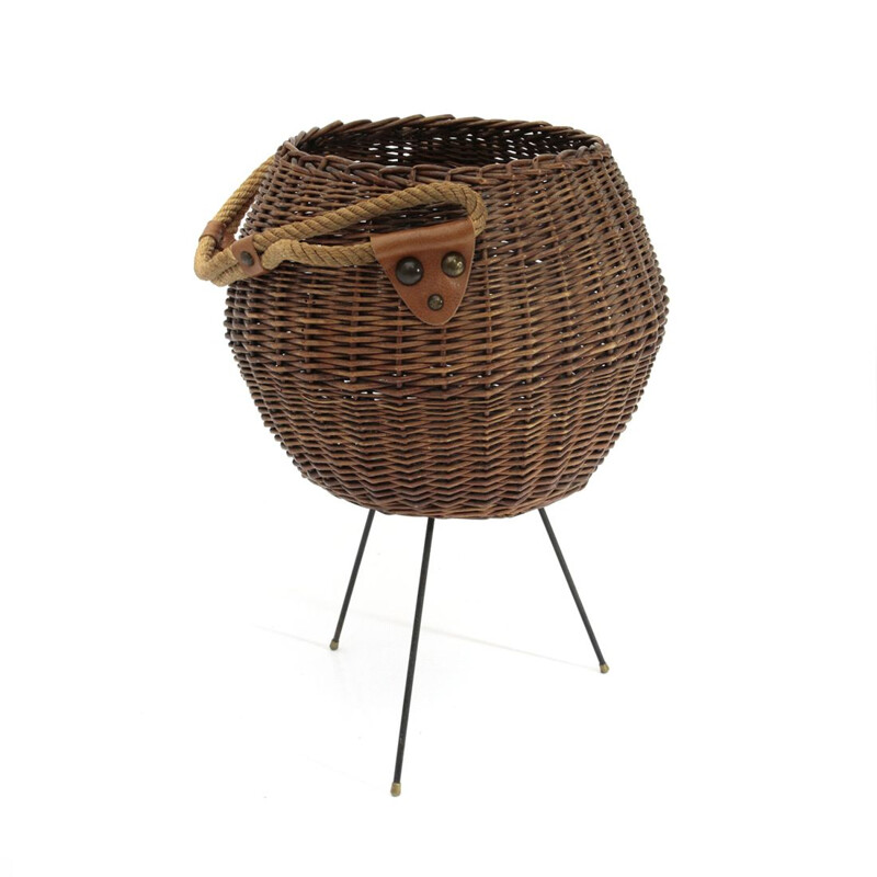 Vintage Italian wicker basket with rope handle 1950s