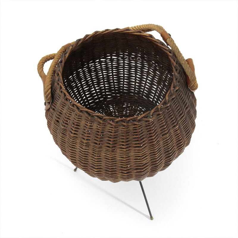 Vintage Italian wicker basket with rope handle 1950s