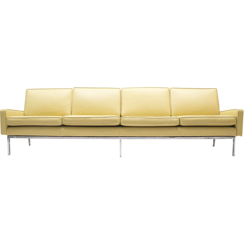 Canapé 4 places en cuir beige par Florence Knoll