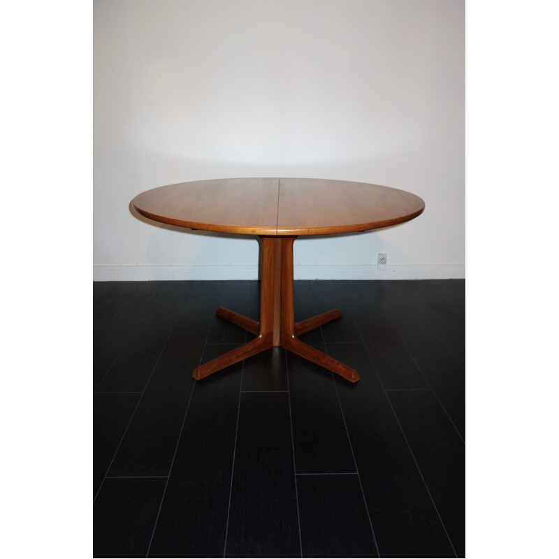 Extendable table in teak by Niels Otto Moller