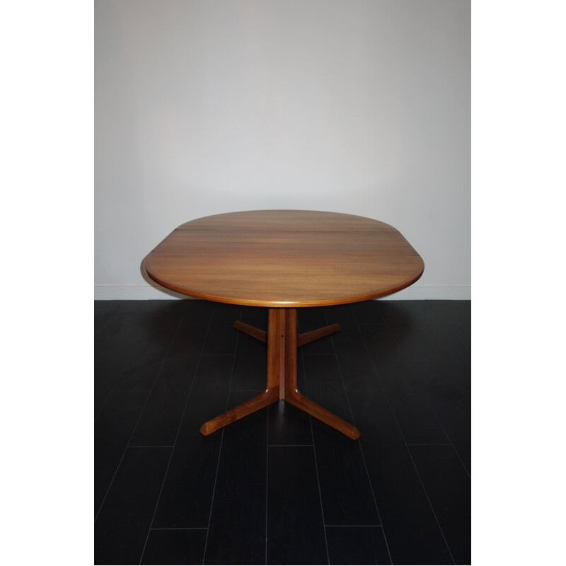 Extendable table in teak by Niels Otto Moller