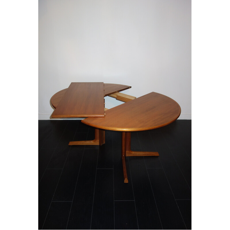 Extendable table in teak by Niels Otto Moller