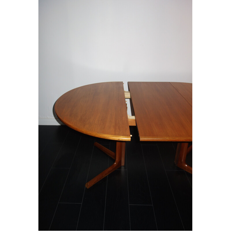 Extendable table in teak by Niels Otto Moller