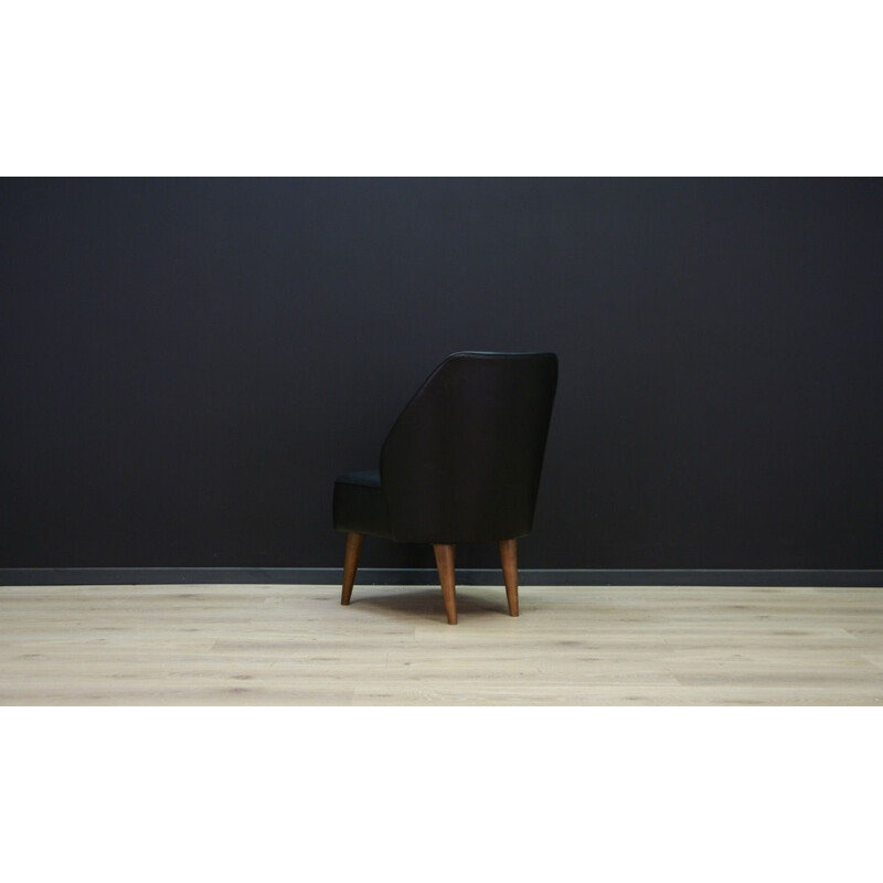 Fauteuil vintage en bois et cuir noir