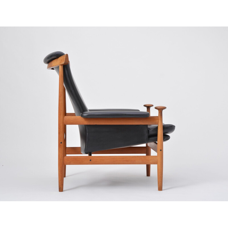 Fauteuil Danois noir retapissé Bwana modèle 152 de Finn Juhl pour France & Son