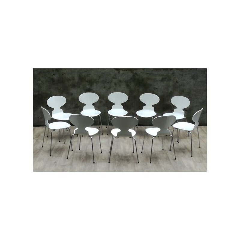 Set of 10 vintage Fourmi chairs by Arne Jacobsen in metal 1970