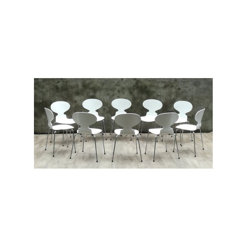 Set of 10 vintage Fourmi chairs by Arne Jacobsen in metal 1970