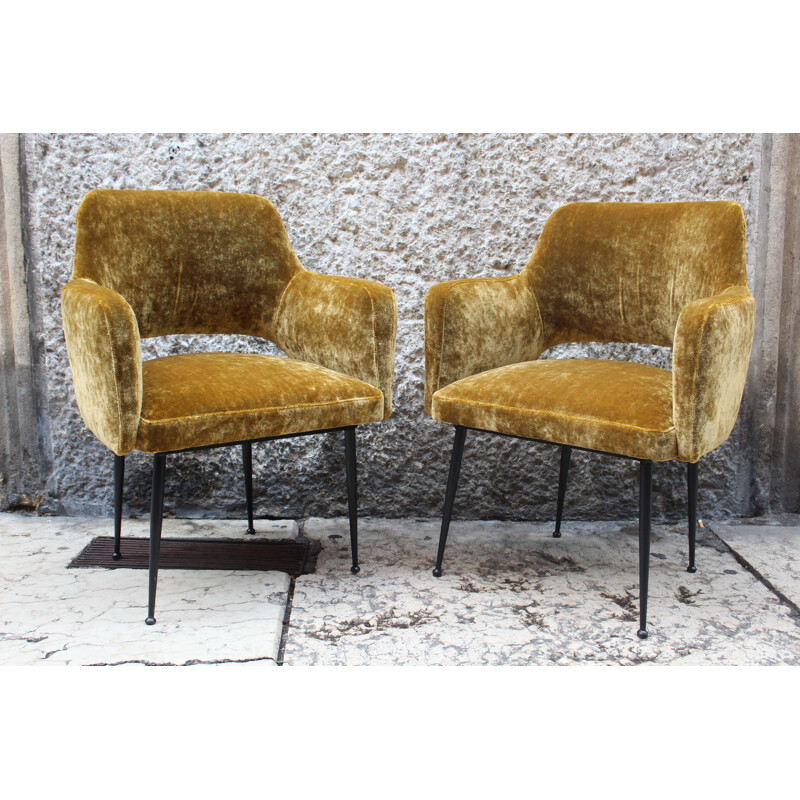 Paire de fauteuils vintage italiens en tissu velours jaune et métal 1950