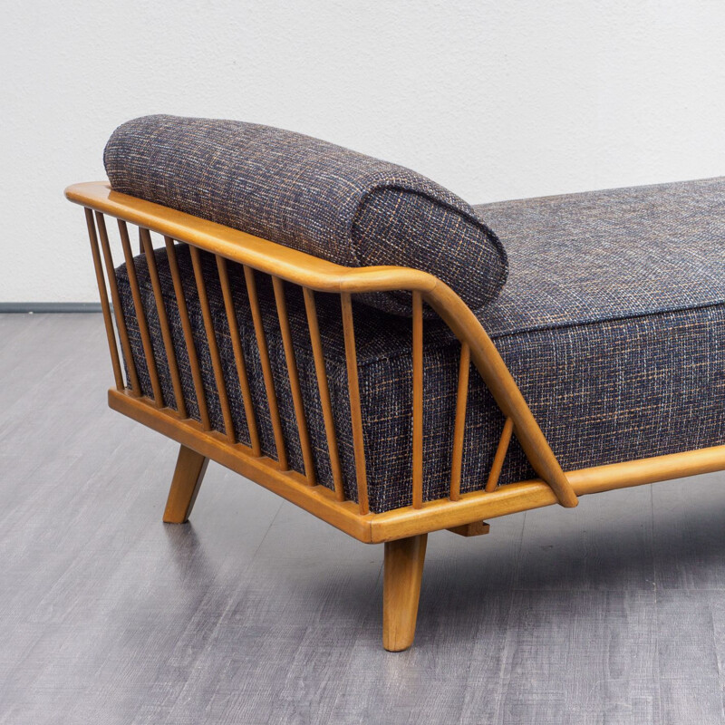 Vintage daybed in walnut 1950