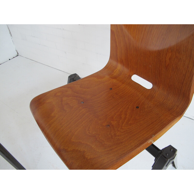Suite de 4 chaises industrielles en bois et métal - 1960