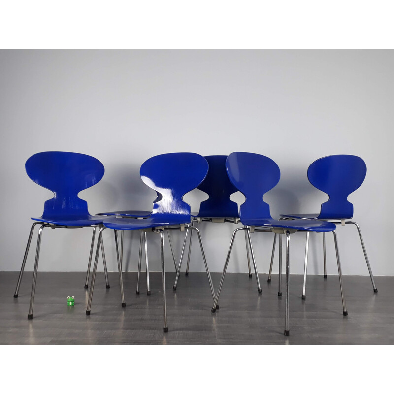 Set of 6 vintage blue Fourmi 3101 chairs for Fritz Hansen