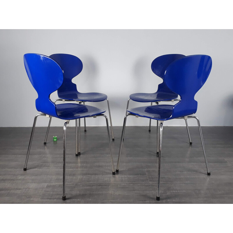 Set of 6 vintage blue Fourmi 3101 chairs for Fritz Hansen