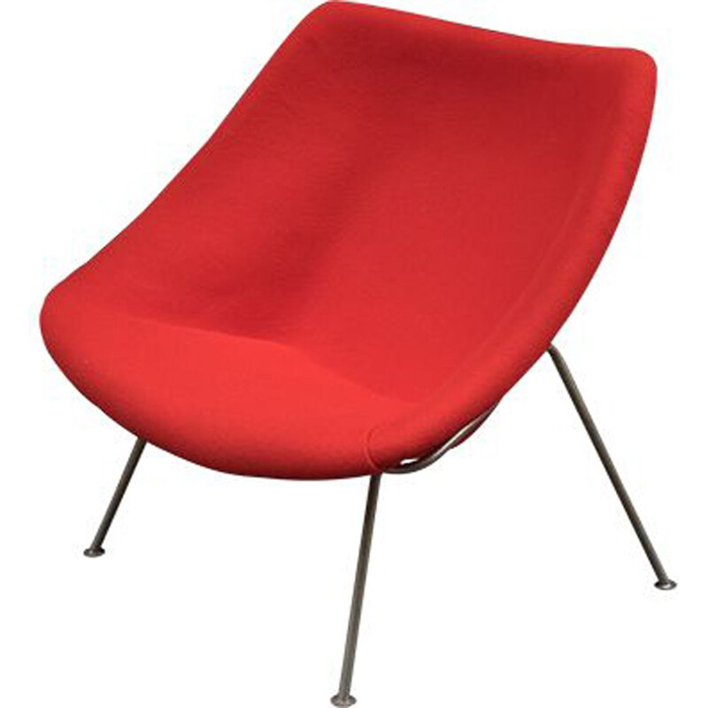 Red vintage Oyster chair by Pierre Paulin