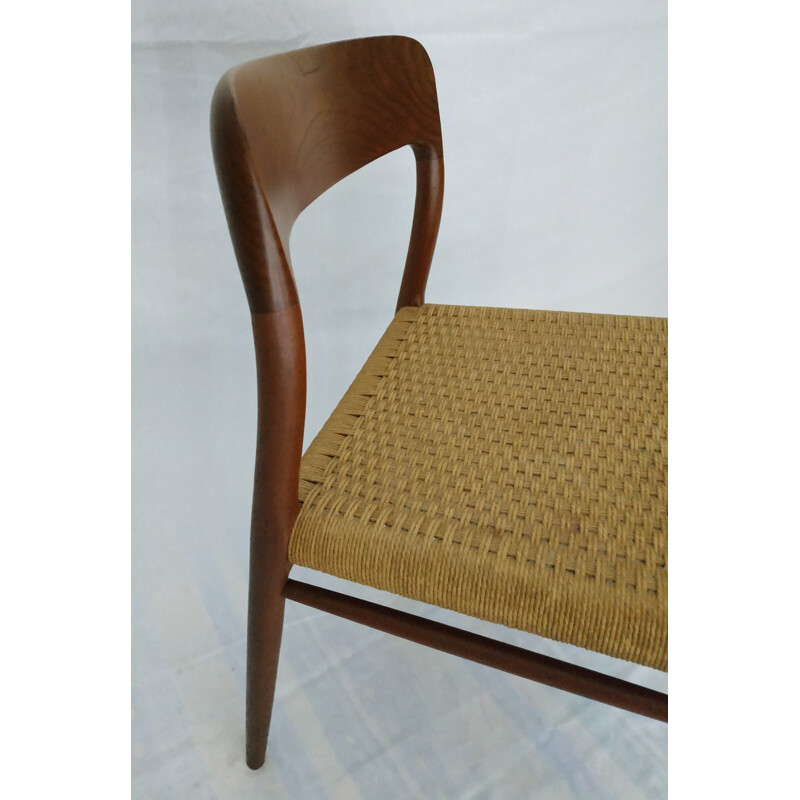 Série de 3 chaises vintage scandinaves par Moller en teck 1960