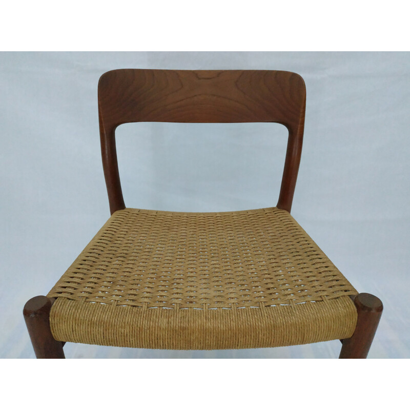 Série de 3 chaises vintage scandinaves par Moller en teck 1960