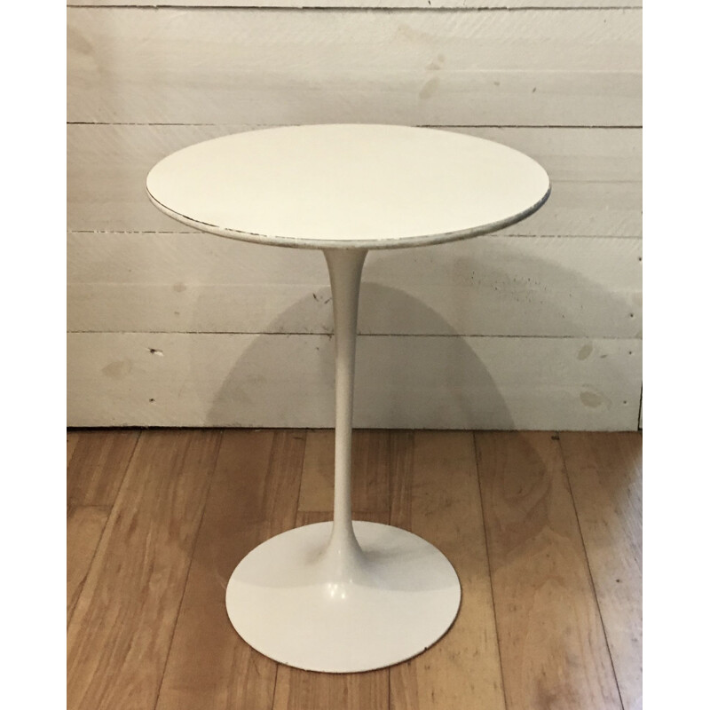 Vintage white Tulip side table for Knoll in white aluminum 1960