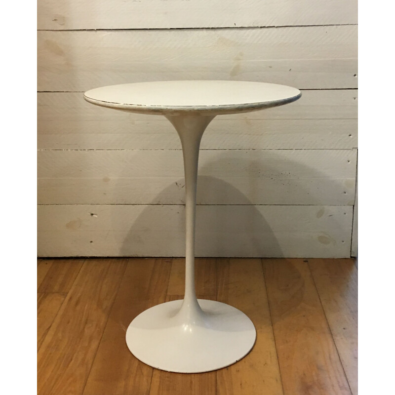 Vintage white Tulip side table for Knoll in white aluminum 1960