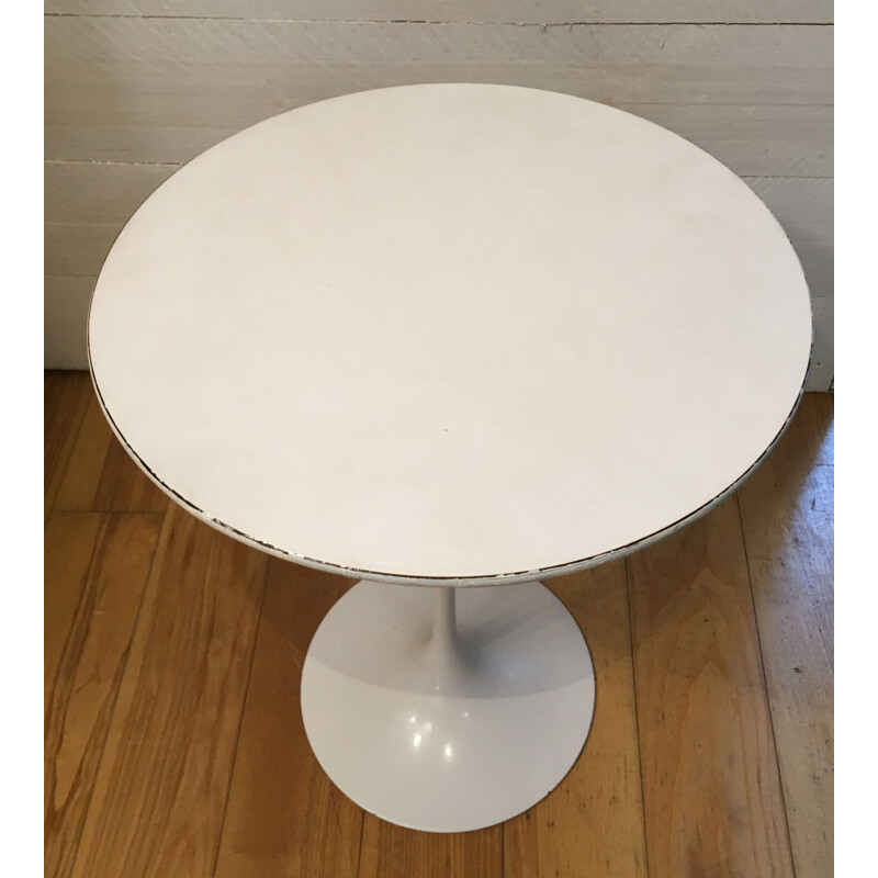 Vintage white Tulip side table for Knoll in white aluminum 1960