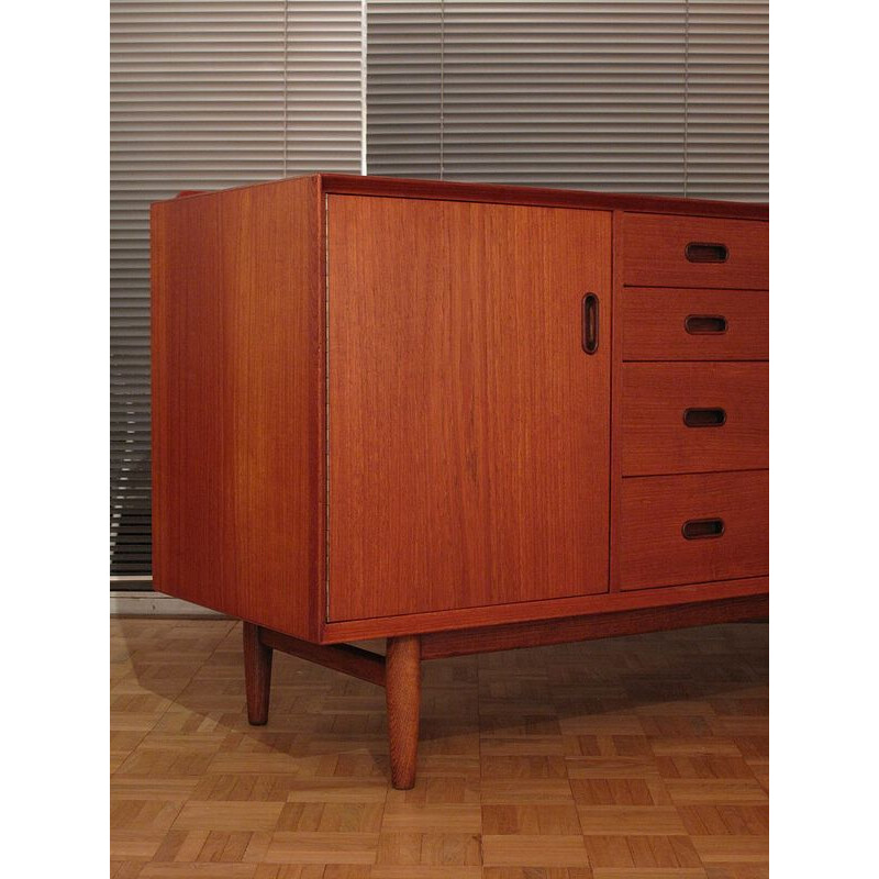 Teak & Oak vintage Sideboard by Arne Vodder 