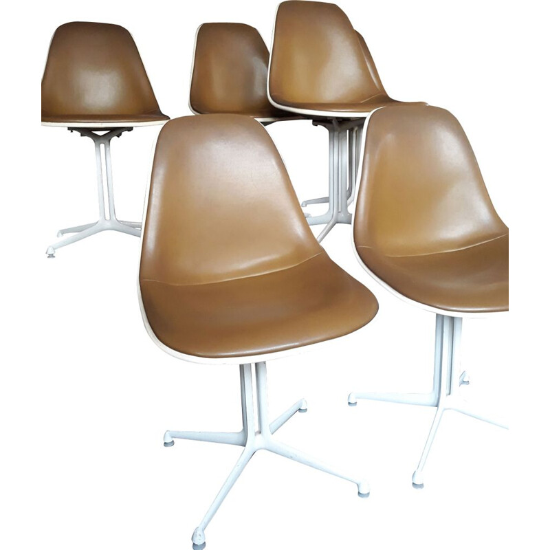 Set of 6 vintage chairs for Mobilier International in khaki leatherette