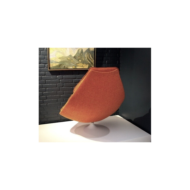 Swivel chair in orange fabric and wood, Geoffrey HARCOURT - 1960s