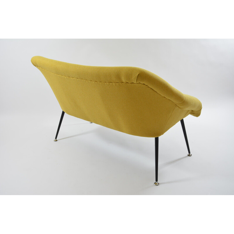 Banquette coquille jaune chiné €1,250.00 