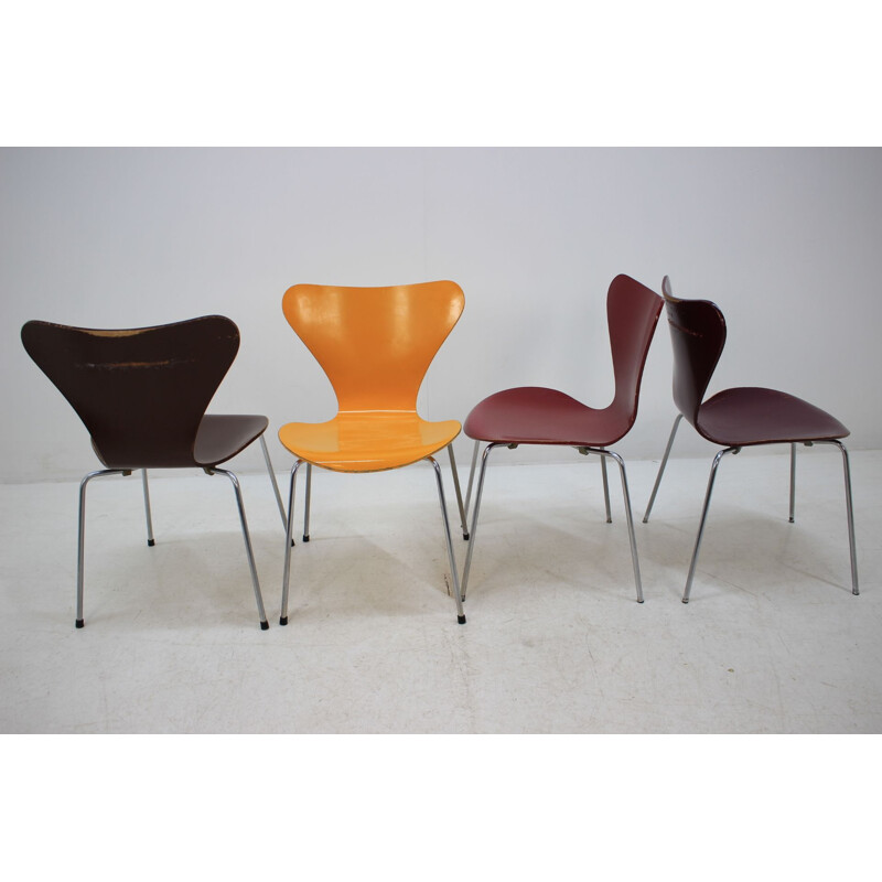 Set of 4 vintage Series 7 chairs for Fritz Hansen in wood and metal