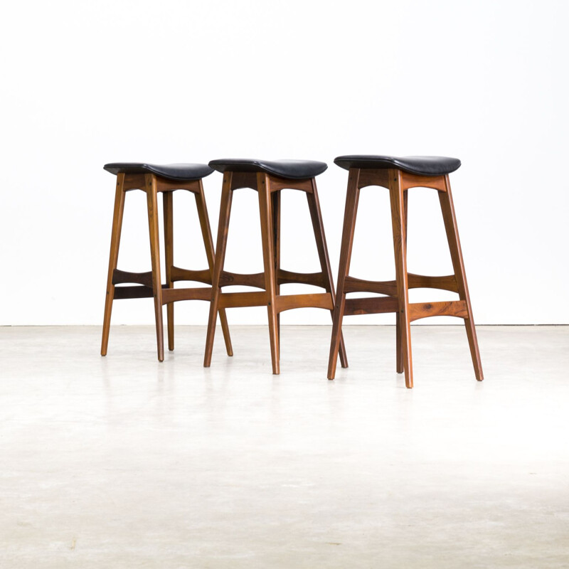 Set of 3 vintage bar stools for J. Skaaning & Son in black leatherette