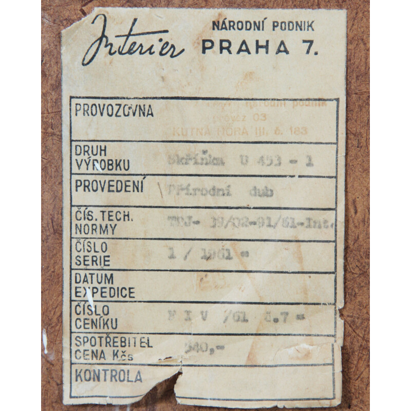 Commode vintage pour Interier Praha en bois 1960