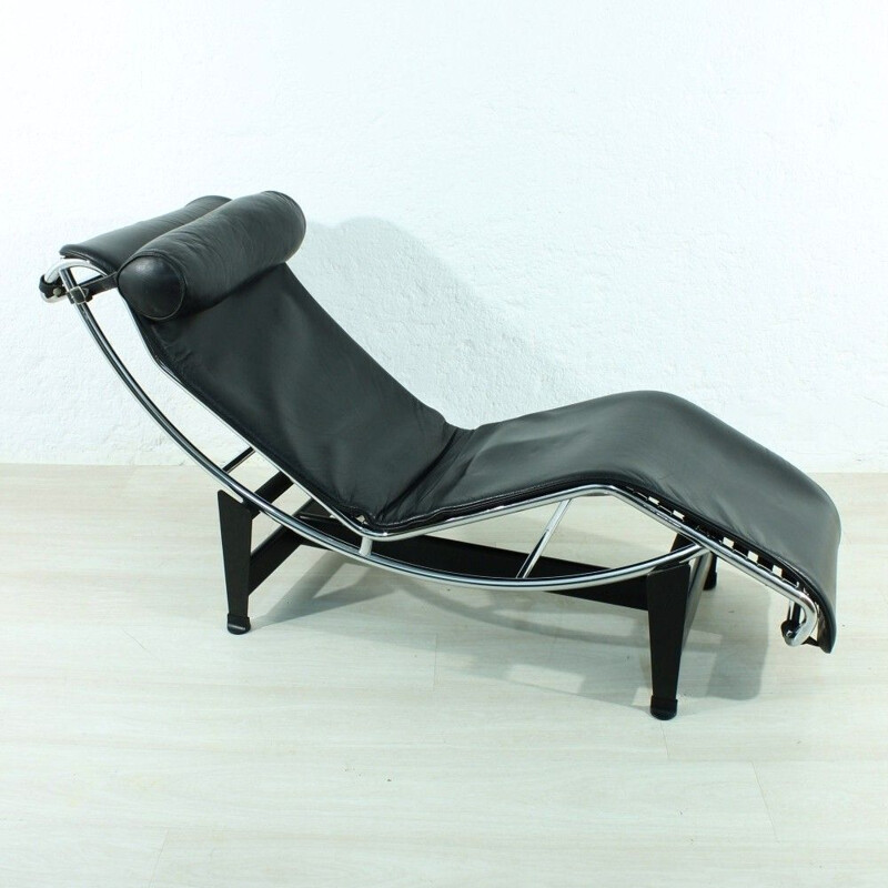 Vintage LC4 lounge chair for Cassina in black leather and metal