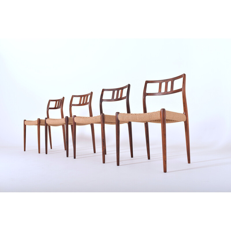 Ensemble de 4 chaises vintage en palissandre de Rio et corde 1960