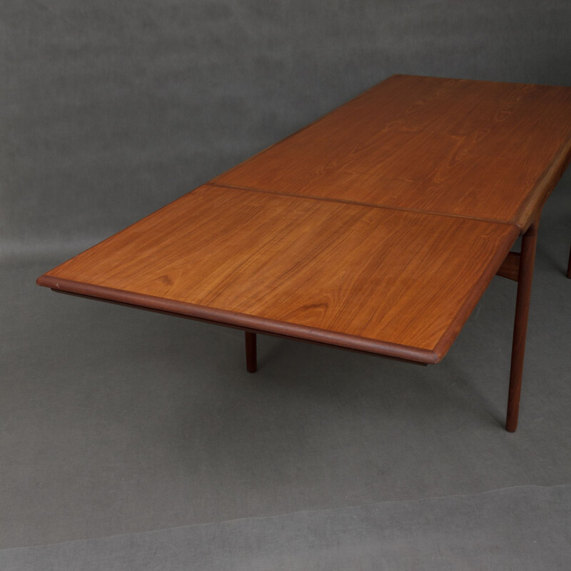 Vintage teak extension table by Johannes Andersen
