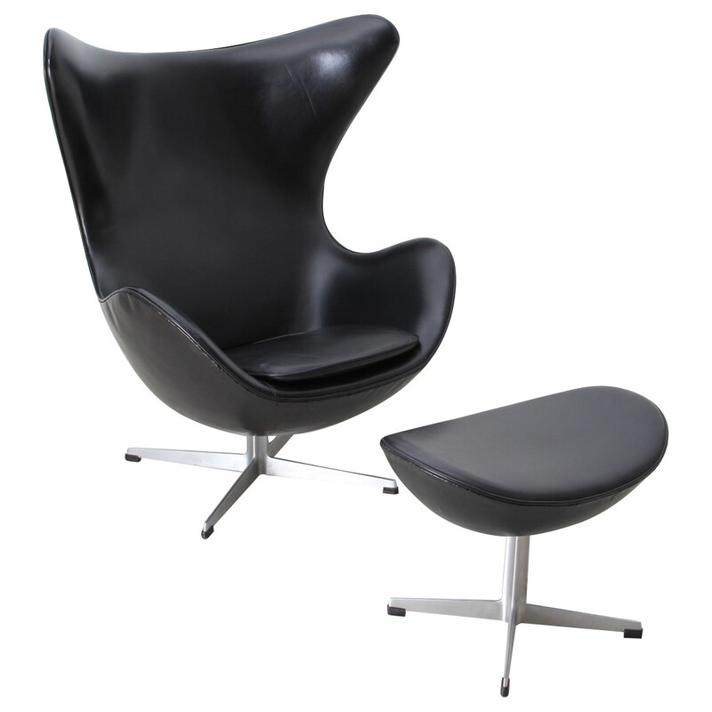 Fauteuil Egg et son ottoman en cuir noir et aluminium, Arne JACOBSEN - 1950