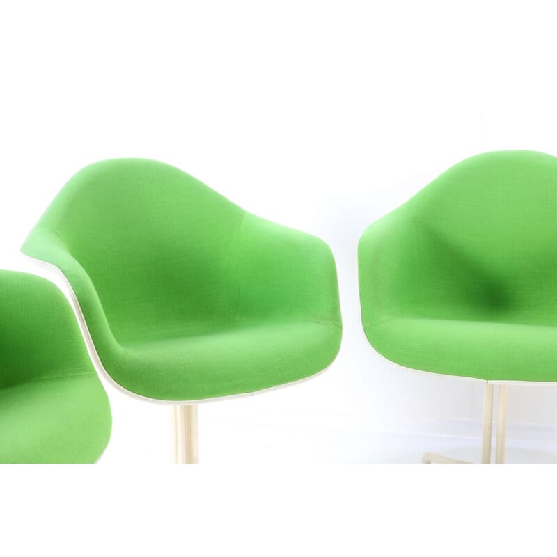 Suite de 5 fauteuils shell vintage et 1 chaise La Fonda DAL par Eames