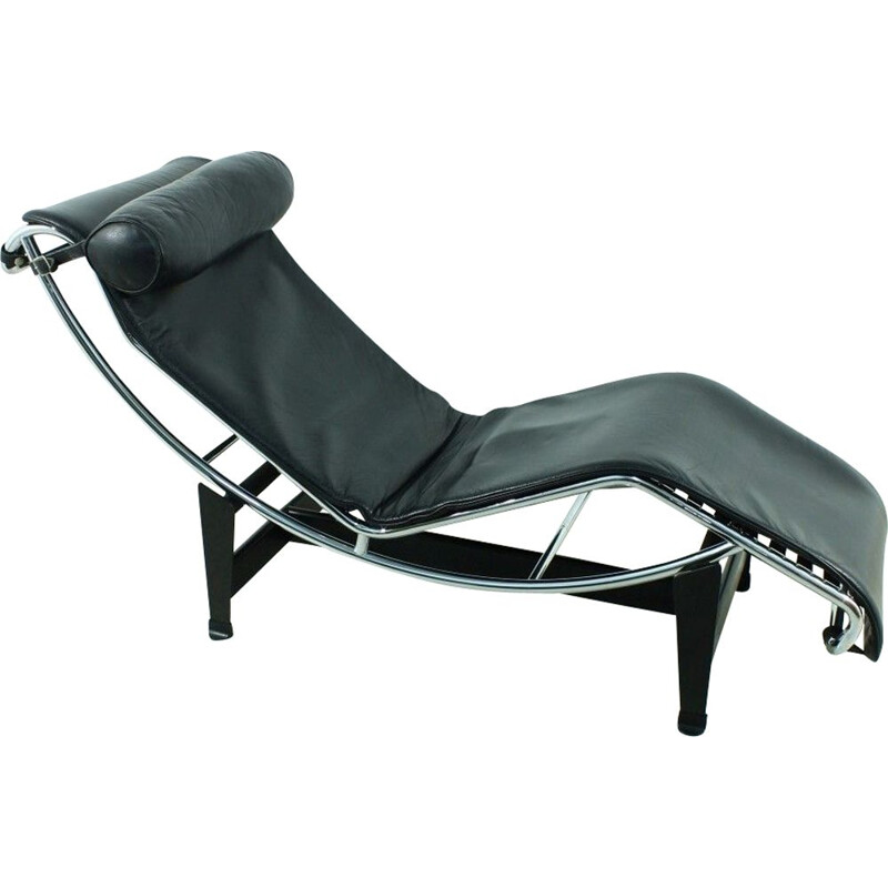 Vintage LC4 lounge chair for Cassina in black leather and metal