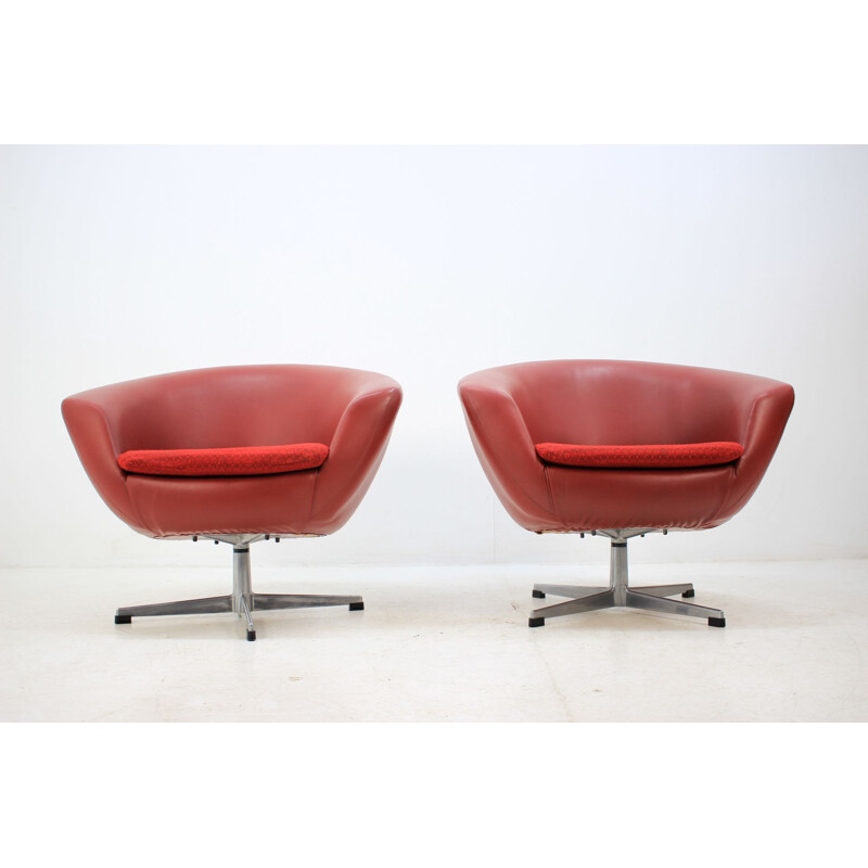 4 vintage swiveling club chairs by Miroslav Navratil, 1970