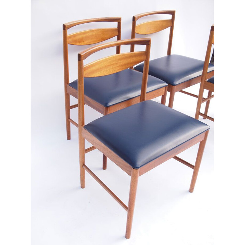 Ensemble de 4 chaises vintage en teck et skaï bleu 1960