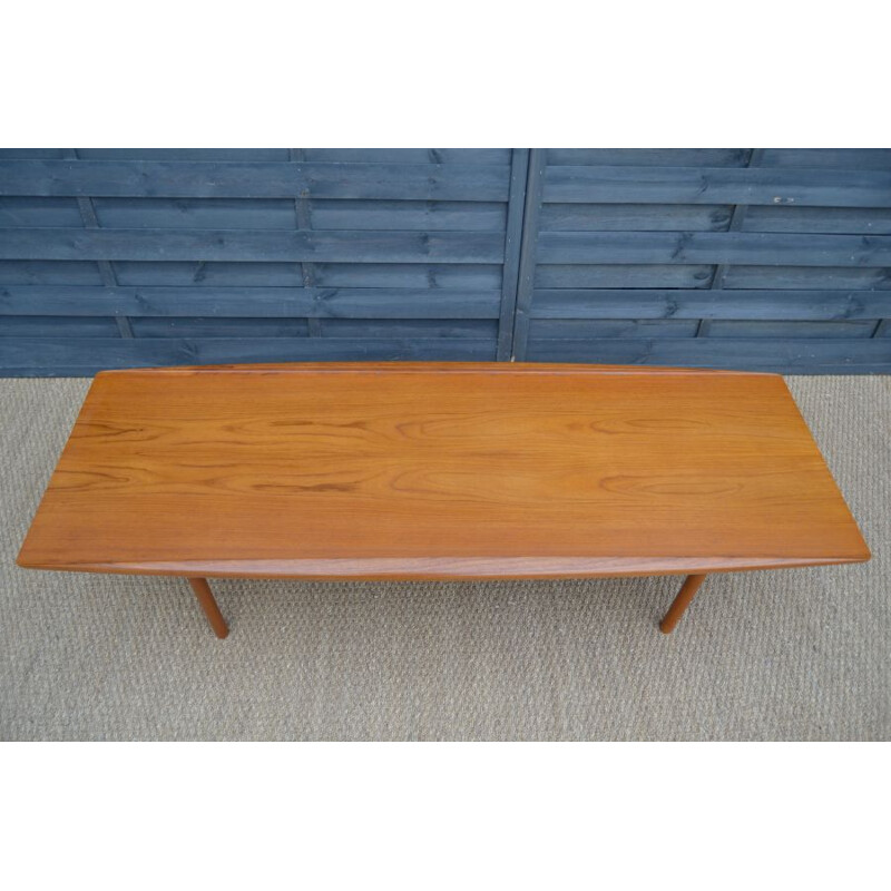 Vintage scandinavian coffee table by Grete Jalk in wood 1960