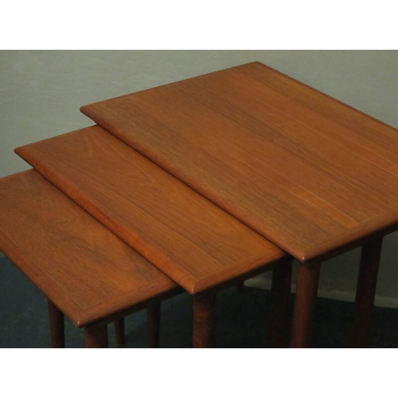 Set of 3 vintage danish nesting tables in teak 1960