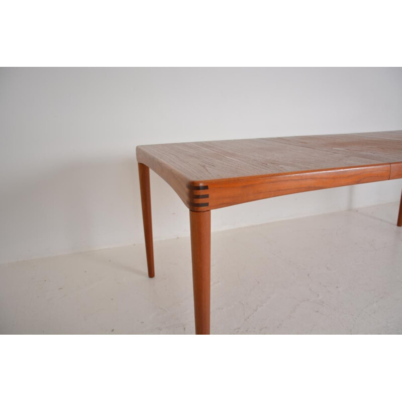 Extendable table in teak by Henry Walter Klein