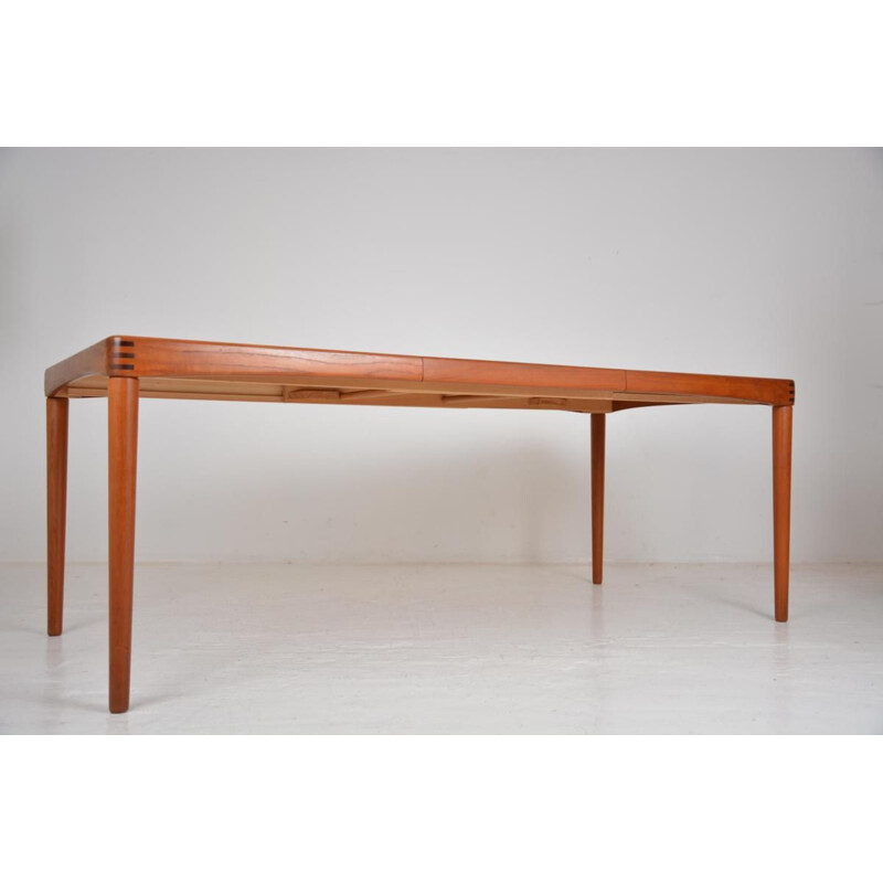 Extendable table in teak by Henry Walter Klein