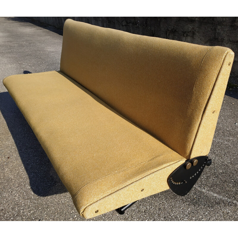 Yellow D70 sofa by Osvaldo Borsani for Tecno