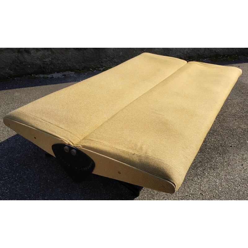 Yellow D70 sofa by Osvaldo Borsani for Tecno