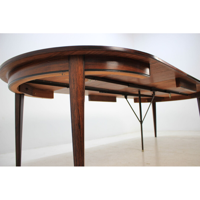 Extendable table in rosewood by Omann Jun